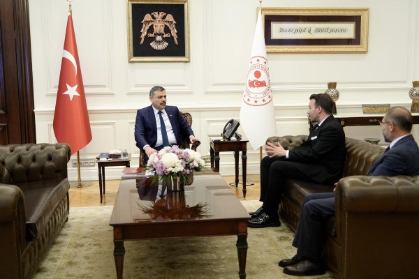 Bakan Çiftçi Cumhurbaşkanı Erdoğan'la Tanışma Anısını İlk Kez Anlattı! 'Okuyun da Soframız Huzur Bulsun'